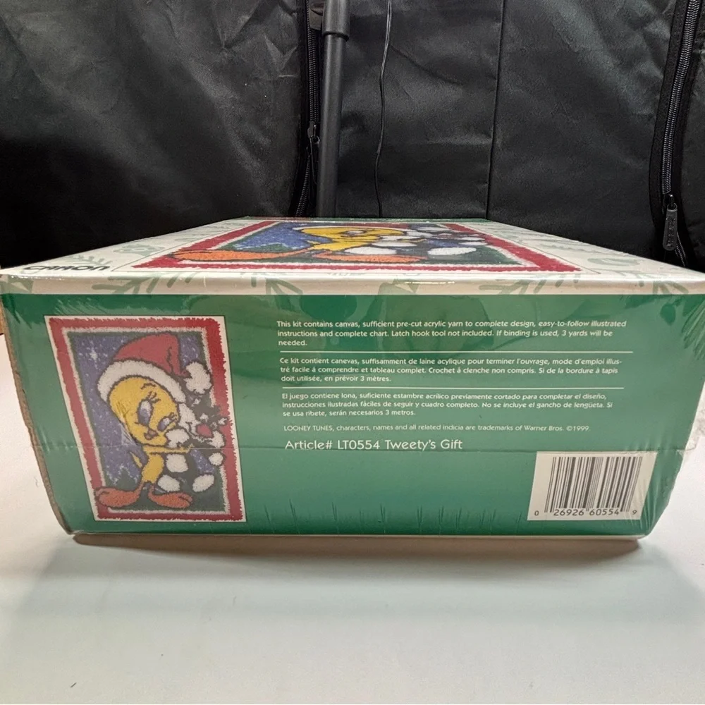 Warner Bros Looney Tunes Tweetys Gift Christmas Latch Hook Kit Sylvester Sealed - Picture 10 of 11